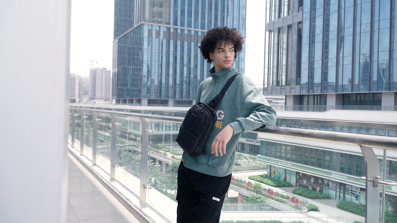 GOLDEN WOLF Crossbody Bag for Men 4L Chest Sling Backpack for 9.7